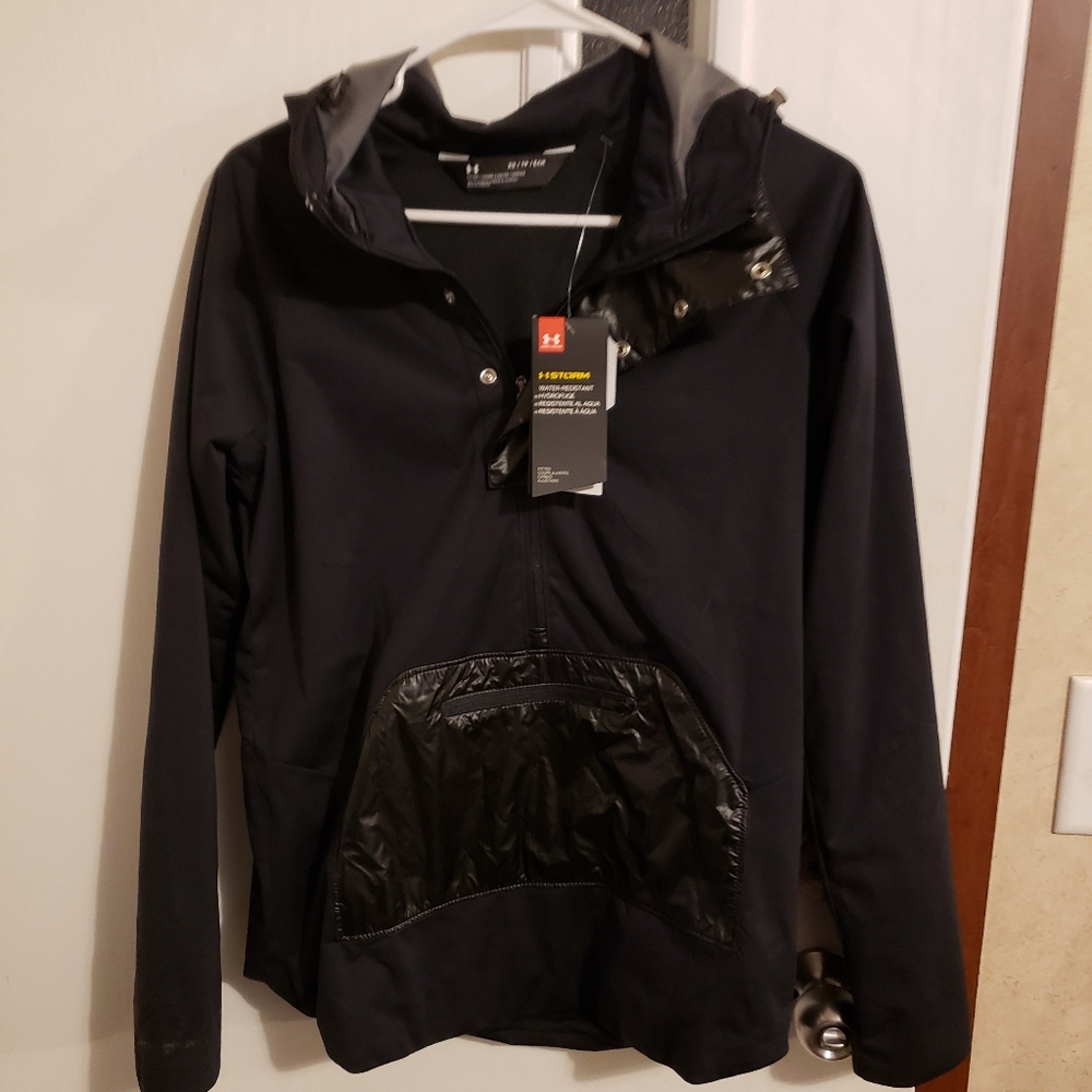 Under armour pull over.